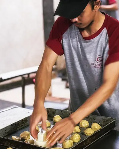 Foto roti dan produksi Citra Sari